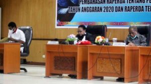 DPRD Biak Numfor Serahkan 2 Dokumen di Paripurna ke 7 Masa Sidang III 2021