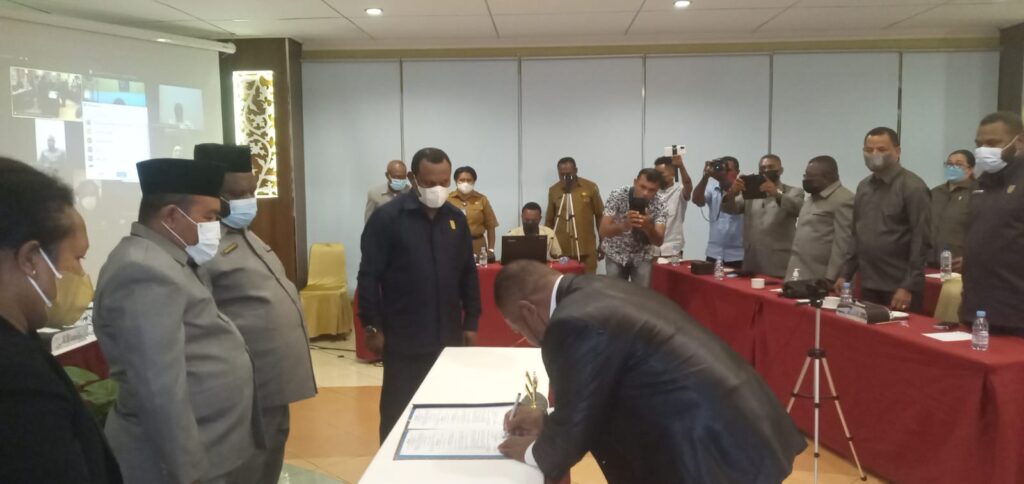 Usulan Pemekaran Provinsi Kuri Wamesa Diparipurnakan Pansus DPR-PB