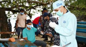 Sambut HUT ke 76, Lantamal IX Gelar Bakti Kesehatan-Vaksinasi di Negeri Tial Malteng