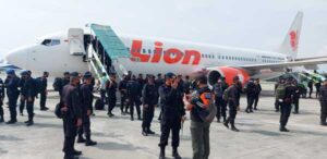 201 Personel BKO Brimob Polda Sulsel Tiba di Bandara Sentani