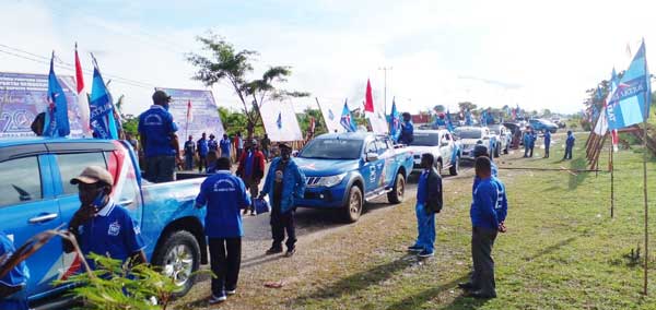 Puluhan Mobil Berstiker Demokrat “AHY dan RHP” Touring dari Kobakma ke Wamena