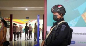 Klaster Mimika :  Personel Gabungan Amankan Pembukaan Cabor Panjat Tebing