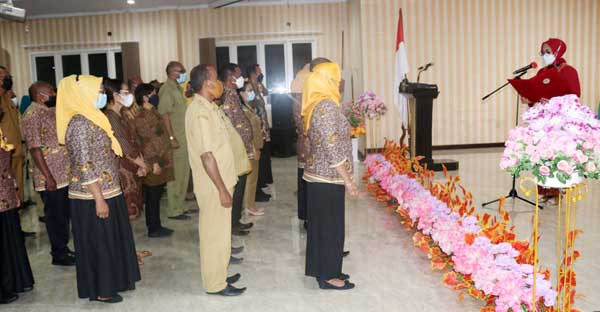 Widya Murad Kukuhkan Dekranasda Aru kor