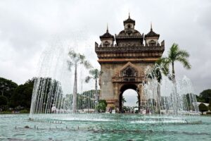 Covid-19 Menggila, Laos Tutup Akses ke Ibukota