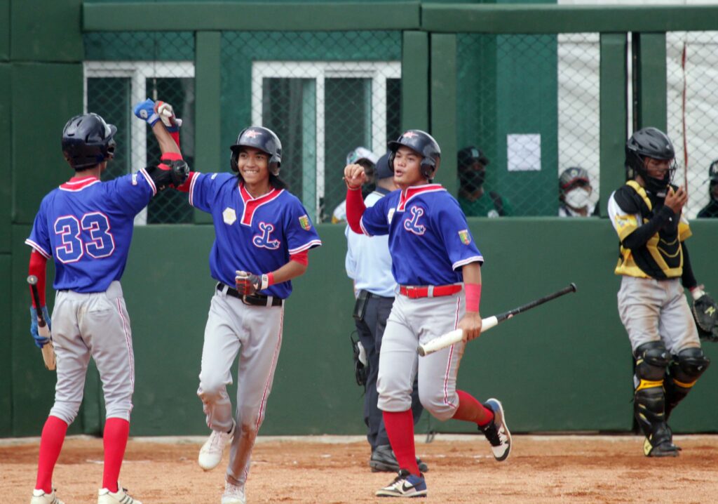 pertandingan pembukaan pon xx acd74561b5