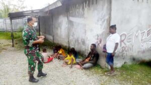 Aparat TNI di Mimika Sosialisasi Prokes Tingkatkan Kepatuhan Masyarakat