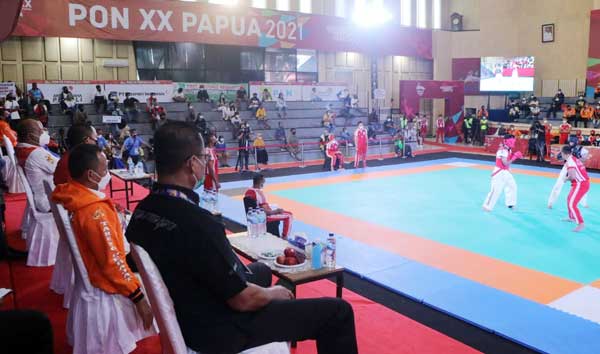 Di Mimika, Kapolda Papua Saksikan Langsung Laga Tarung Derajat PON XX 11 Cabor TARUNG dRAJAT Kapolda