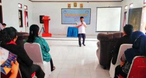 Buka Rakornis PKG PAUD, Camat Namrole Sampaikan Harapannya