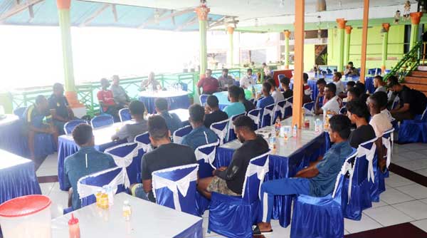 Kapolda Pap Kontingen Sepak Bola Pap