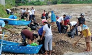 Lantamal IX Gelar Aksi Bersih-bersih di Teluk Ambon