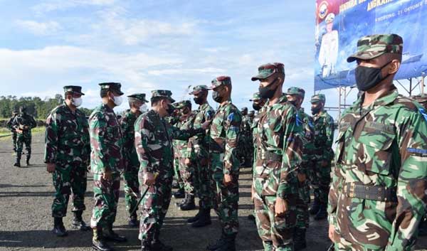 Prajurtit TNI AL P PB