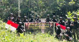 Satgas TNI Cek Patok MM 2.2 Pastikan Batas Negara