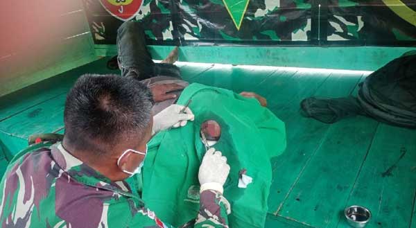 Satgas TNI Obati Luka Robek Kepala