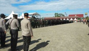 Gabungan Personel Amankan Penutupan PON XX Klaster Mimika