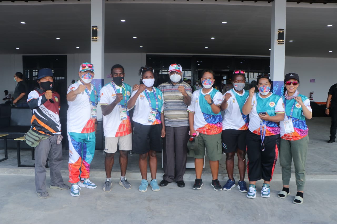 Kapolda Papua Nonton Laga Final Cabor Aeromodelling di Klaster Mimika 10 WhatsApp Image 2021 10 09 at 18.16.40