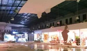 Bangunan Mall di Ambon Yang Rusak Akibat Gempa Mulai Diperbaiki