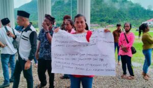 Masyarakat Adat di Bursel Gelar Aksi Tuntut Pemekaran Desa Persiapan Leahoni