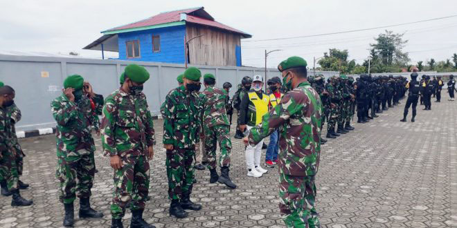 Aparat TNI di Mimika Apel Final Futsal PON