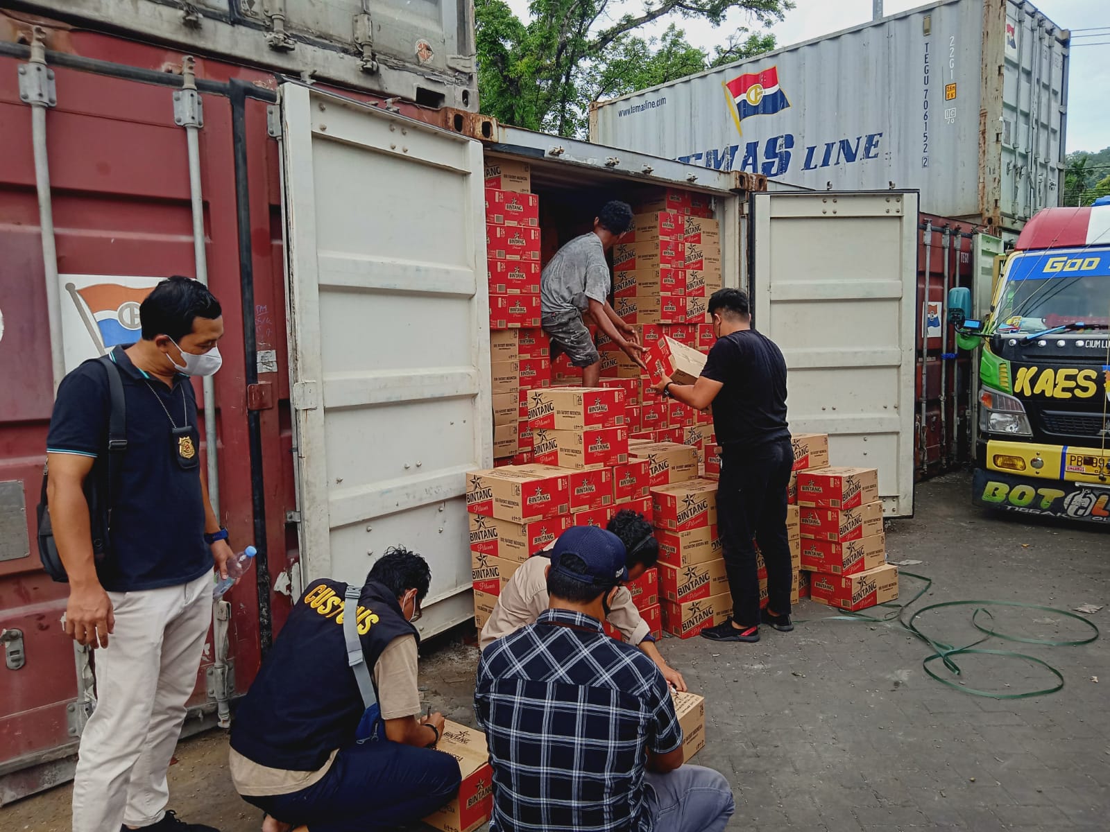 Manokwari Jadi Tempat "Transit" Miras 5 Kontainer Milik Bos CV MPS 9 IMG 20211115 WA0003