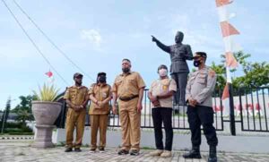 Ini Pesan Waterpauw Saat Tinjau Patung Bung Karno di PLBN Skouw