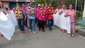 Tarian Tradisional Warnai Penyambutan Pela Gandong Wassu di Desa Waesamu