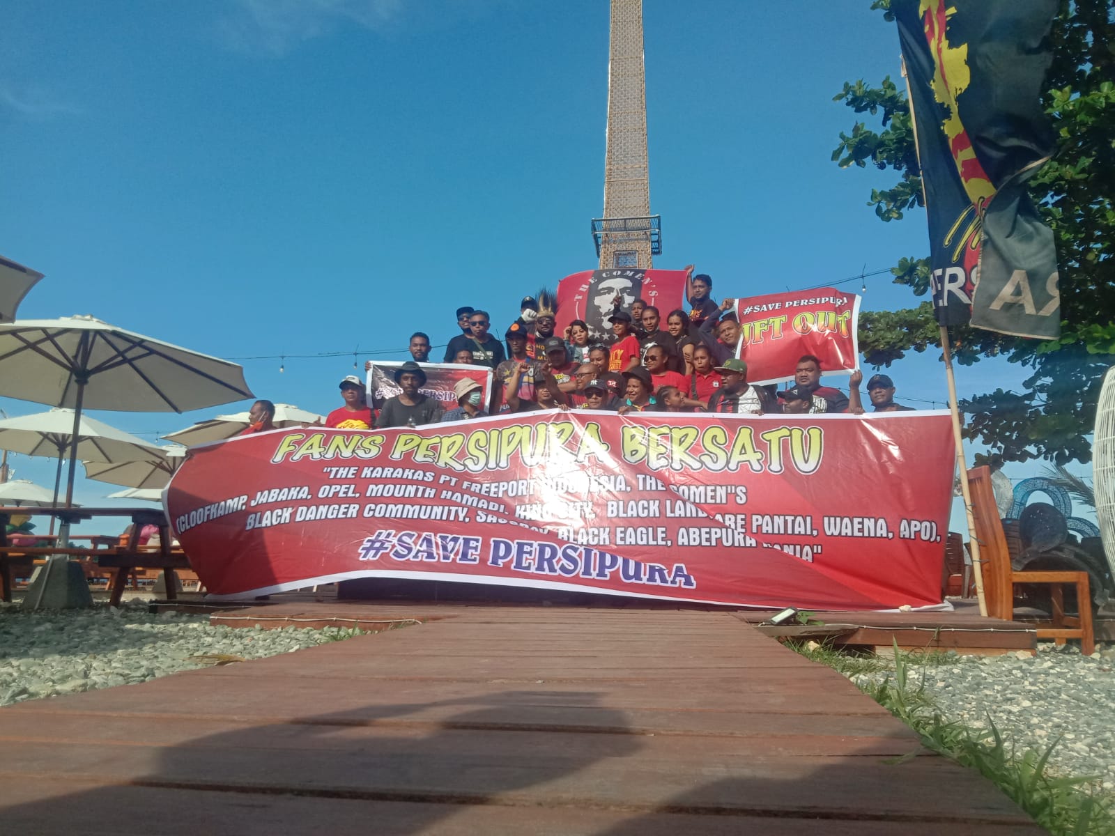 Fans Persipura Bersatu: Manager Bento Madubun dan Jackon F. Tiago Harus Diganti 16 WhatsApp Image 2021 11 10 at 19.38.46