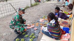 Aparat TNI di Mimika Ajak Masyarakat Vaksin Covid-19