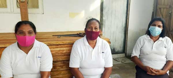 Perempuan Larsasam Pertahankan Orisinal Tenun Tanimbar dengan ATBM 3 Gedung Galery Larsasam 3 Mama