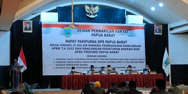 Sah..! DPR-PB Tetapkan APBD Tahun Anggaran 2022 3 WhatsApp Image 2021 11 30 at 22.05.26