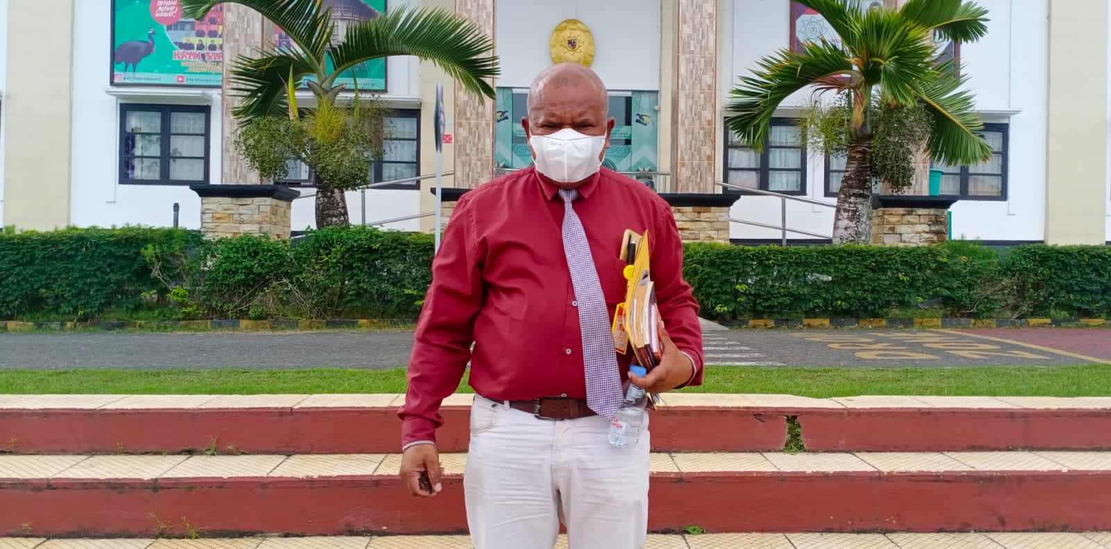 Kondisi Kesehatan Menurun, Warinussy Sarankan Gubernur Lukas Enembe Legowo 17 WhatsApp Image 2021 12 01 at 18.18.39