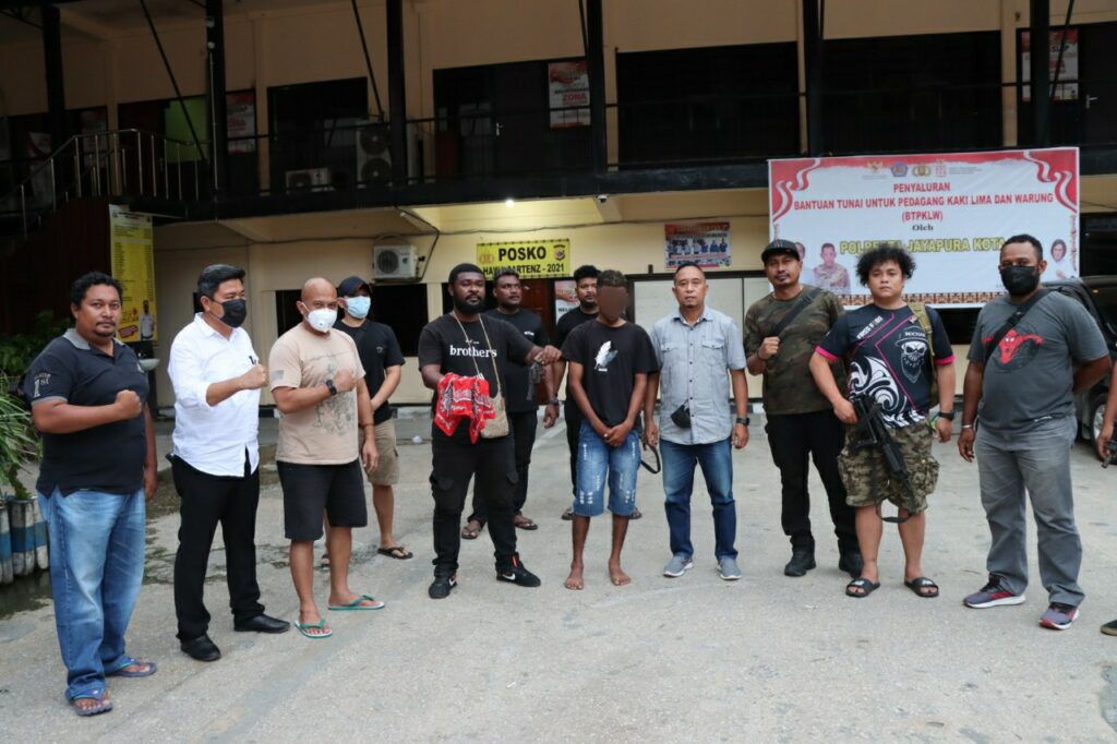 Tangkap di Jayapura, WR Mengaku Curi Senpi Polisi Pakai Tukar Ganja