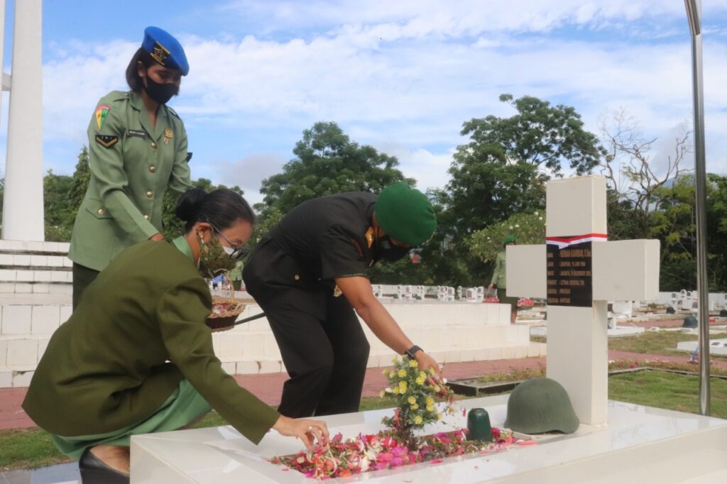 Hari Juang TNI AD: Pangdam XVII/Cenderawasih Ziarah ke TMP Kesuma Trikora Waena
