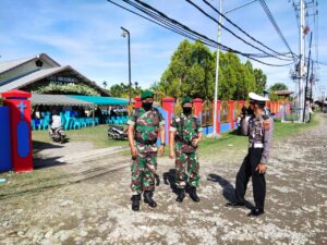 Demi Kenyamanan, Kodim 1705/Nabire Ikut Pengamanan Ibadah Natal di Gereja