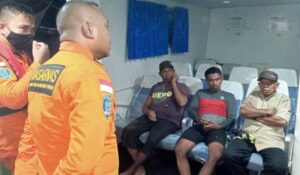 Tim SAR Gabungan Selamatkan Dua Warga Di Perairan Malra