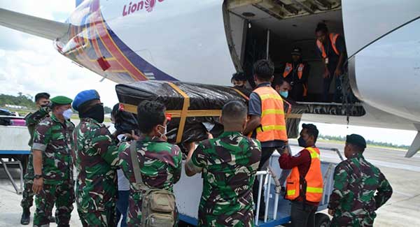 3 Jenazah Prajurit TNI ke Kp Halaman