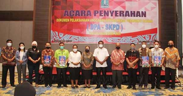 Bupati Biak serahkan DPA SKPD 2022