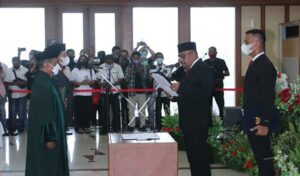 Sadali Ie Resmi Jabat Plt Sekda Maluku