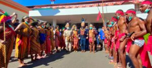 Hadiri Rakorwil, Waketum DPP NasDem Disambut Tarian Cawat Papua