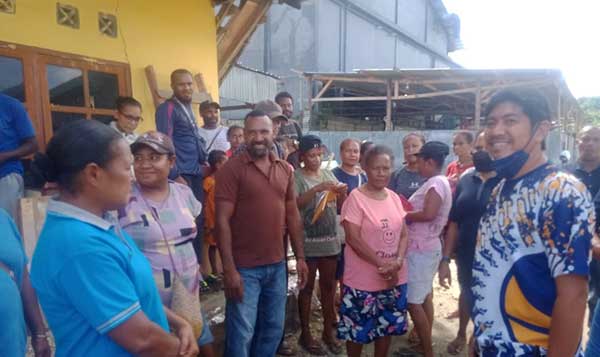 Ketua Nasdem Papua rehab 2000rmh