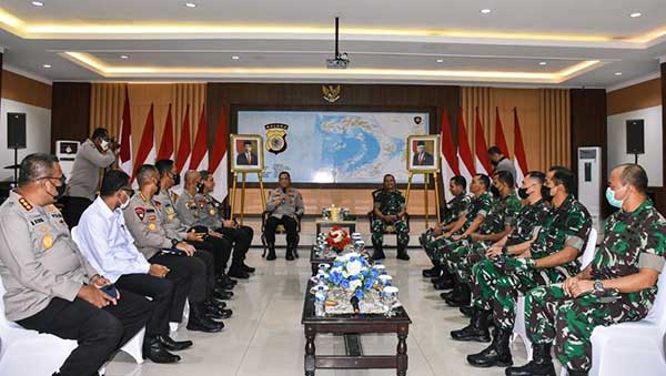 Pangdam PTM Tampubolon kunjungi Polda
