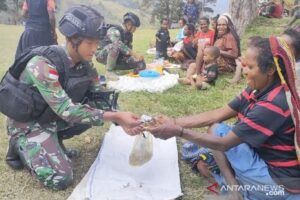 Pasar Tradisional Karya Satgas TNI Dukung Usaha Mama Papua di Kampung Tima