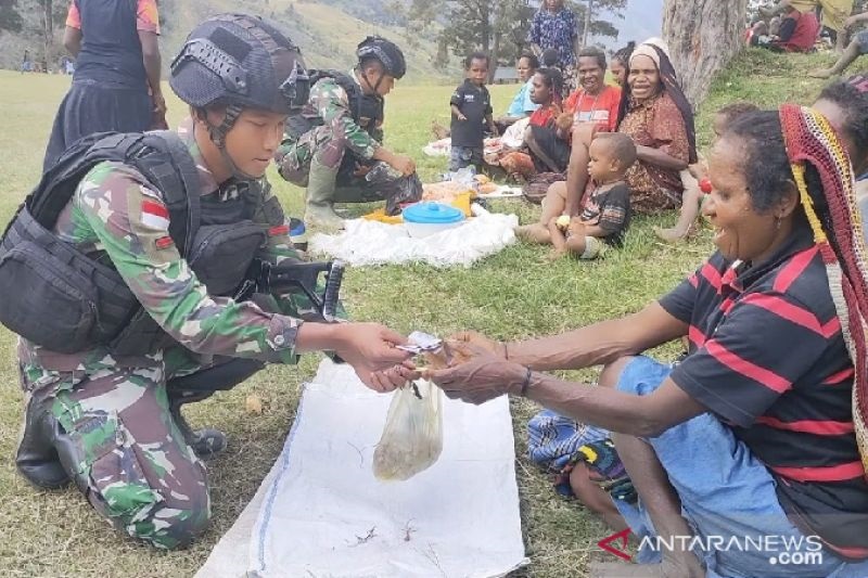 Satgas TNI Pasar Mama Papua Kp Tima
