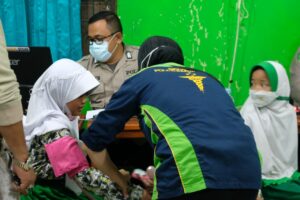 183 Pelajar SD Ikut Gerai Vaksinasi Polda PB