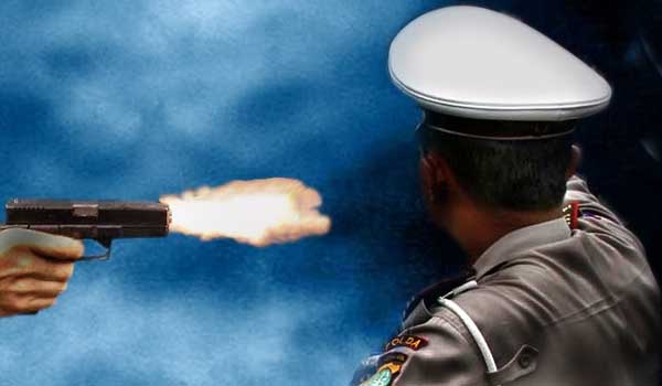 polisi kena tewmbak
