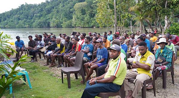 Bupati Biak Temui Masyarakat di 4 Kampung 2 Bupati Herry AN Masy 4 Kampung2