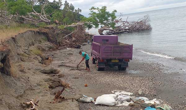 Galian C Rusak Pantai Waesamu