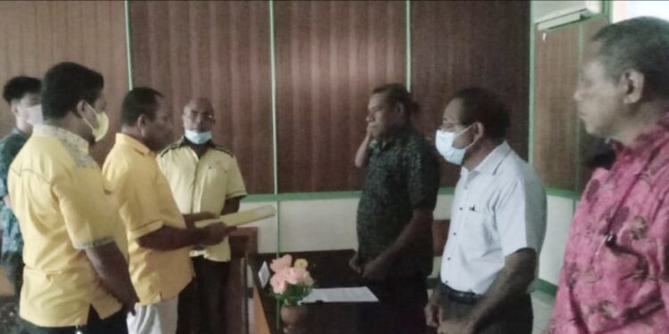 2 Cawabup Biak Numfor Lengkapi Berkas di Hari Terakhir 2 IMG 20220208 122209