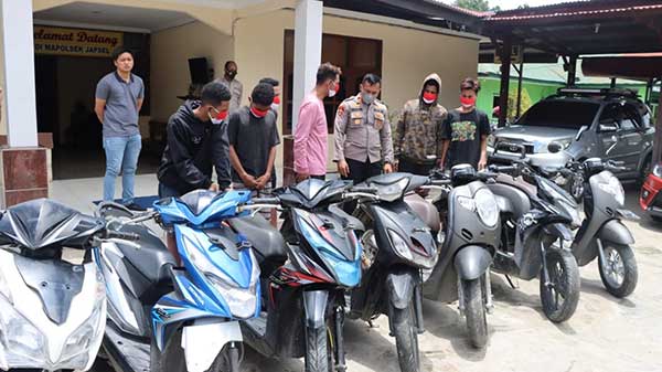 Polsek Japsel Ringkus 3 Pelaku Curanmor dan 2 Penadah 17 Polsek JPR Selatan Kasus Curanmor