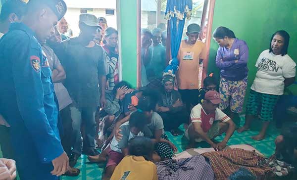 Warga Desa Sitala Tengelam