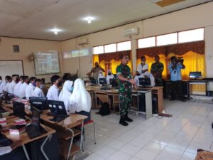 Dandim Pimpin Kampanye Kreatif Penerimaan Calon Prajurit TNI di SMAN 1 Biak